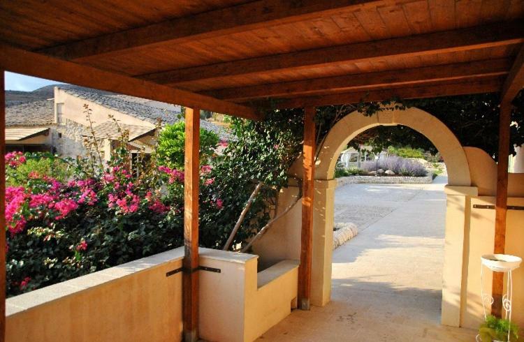 Antica Masseria La Fiumara Bed and Breakfast Noto Exterior foto